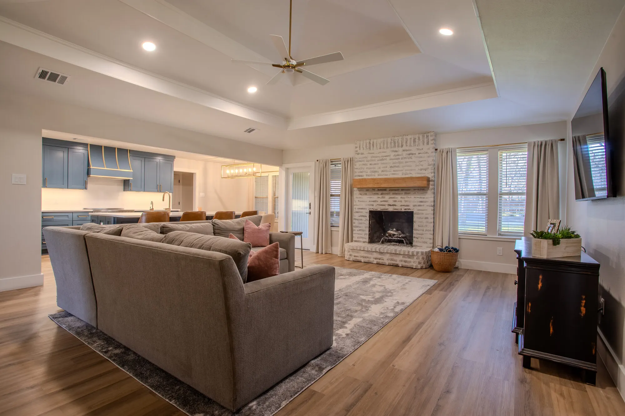 Greenwood Ln — photo 2